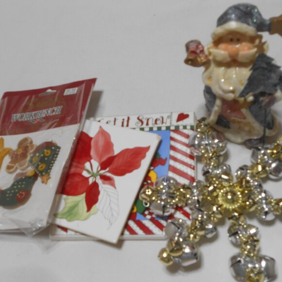 VTG LOT CHRISTMAS SANTA FIGURINE RESIN BUTTON COVERS TILES & JINGLE BELLS STAR O - Picture 1 of 9